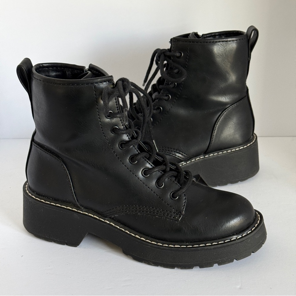 Madden Girl Women’s Carra Combat Boots Size 6.5M